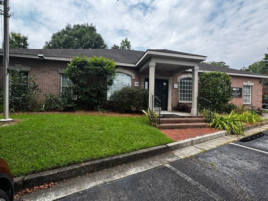 140 North Crest Boulevard - 140 North Crest Boulevard